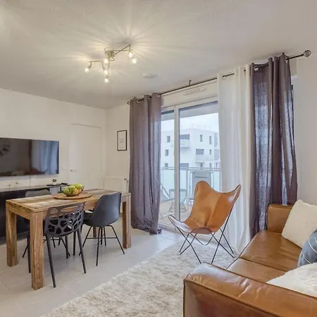 Apartment Voltaire